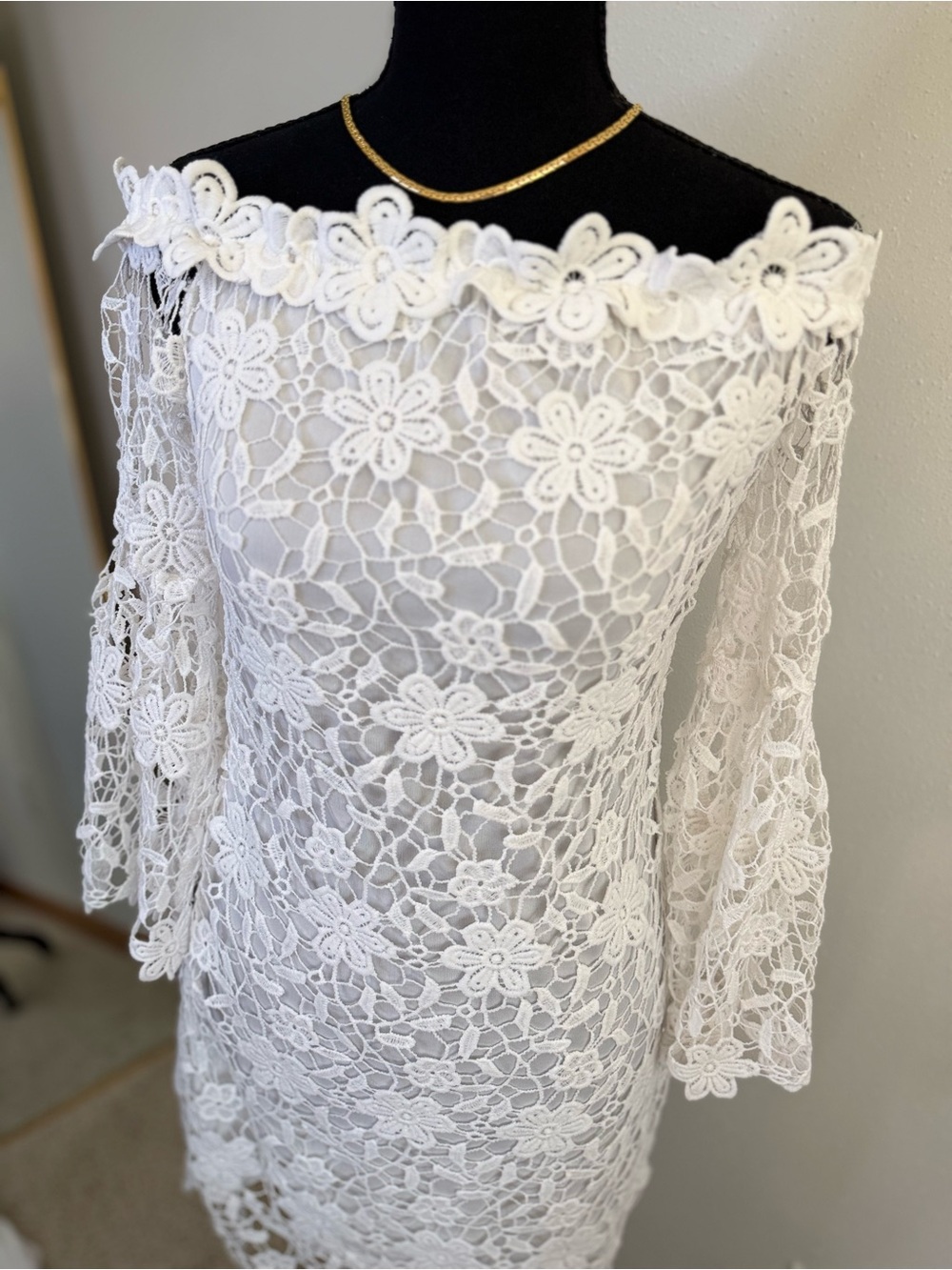 Auxo Collection White Floral Lace Off Shoulder Dress Size S Bell Sleeve - Picture 4 of 13